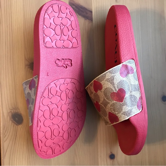 🥰 Coach Udele Sport Slide With Heart Print  Electric Red 6 10 - Picture 9 of 11